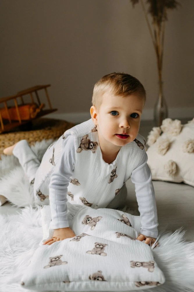 PULP BAMBOO vasarinis miegmaišis iš muslino su kojelėmis - meškiukai 0,5 TOG nuo 1 iki 2,5 metų
