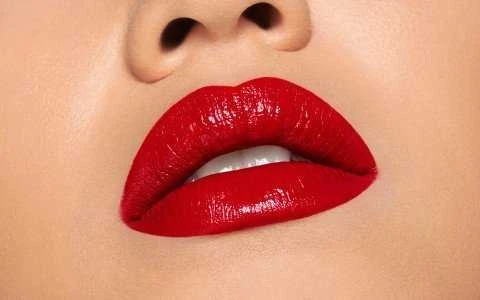 Pupa Milano Vamp! Lūpų dažai, 3,5 g, spalva - 302 Ruby Red