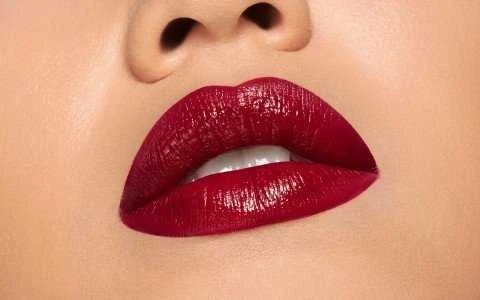 Pupa Milano Vamp! Lūpų dažai, 3,5 g, spalva - 300 Scarlet Bordeaux