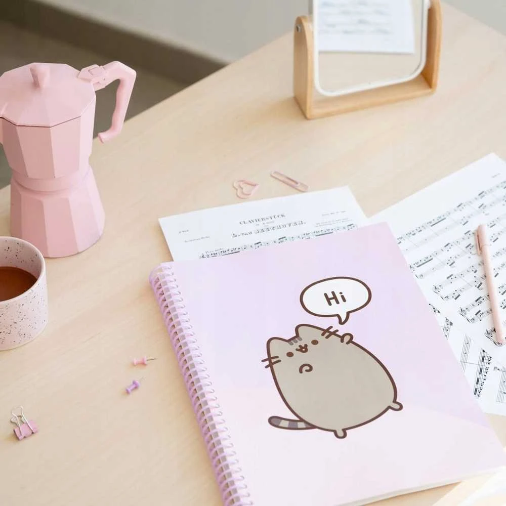 Pusheen - A4 formato segtuvas su guma + 30 permatomų marškinėlių