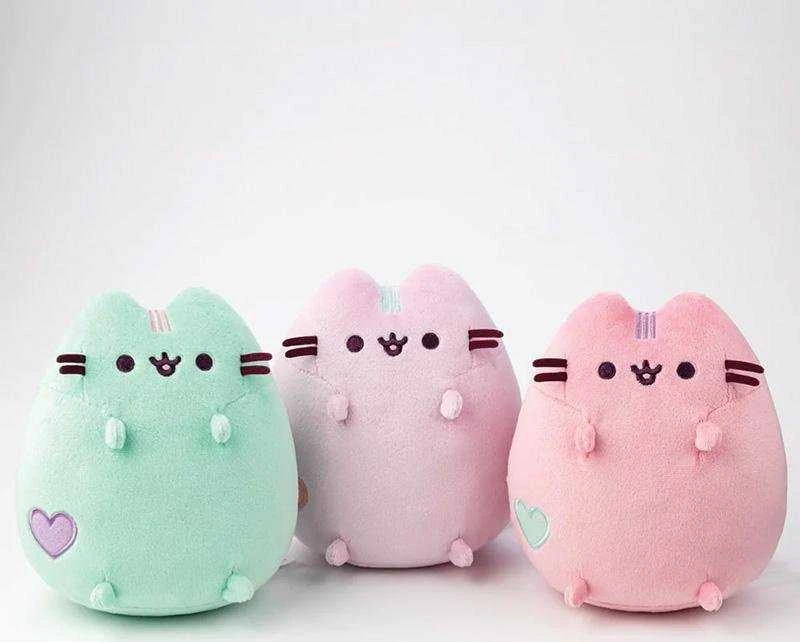 Daffi Pusheen - pliušinis žaislas 18 cm (alyvinė pastelinė)
