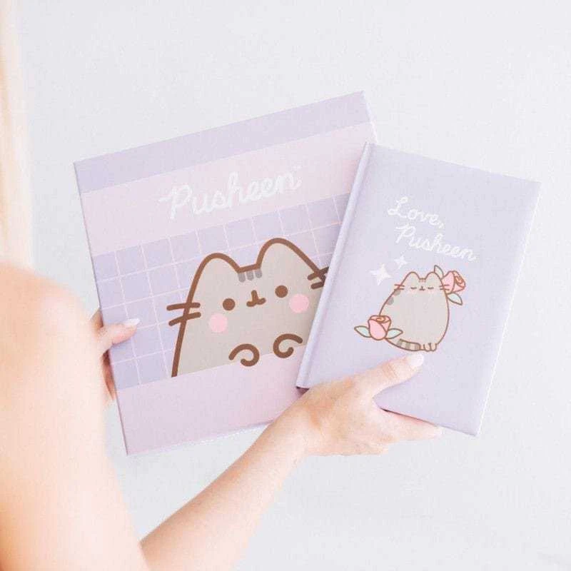 Pusheen - A5 užrašų knygelės ir rašiklių rinkinys iš „Moments“ kolekcijos