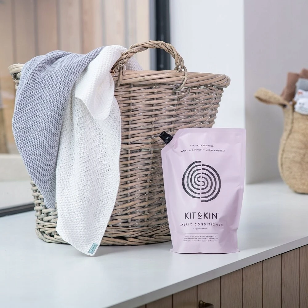Kit & Kin audinių skalavimo skystis bekvapis 1L