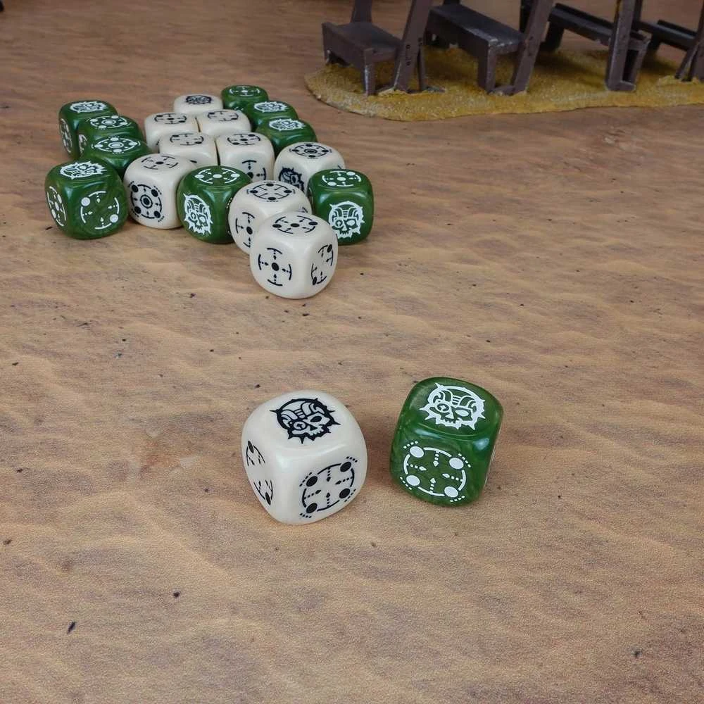 Q Workshop Crosshairs Compact D6 RPG Kauliukų Rinkinys (Smėlio Ir Alyvuogių Sp.)