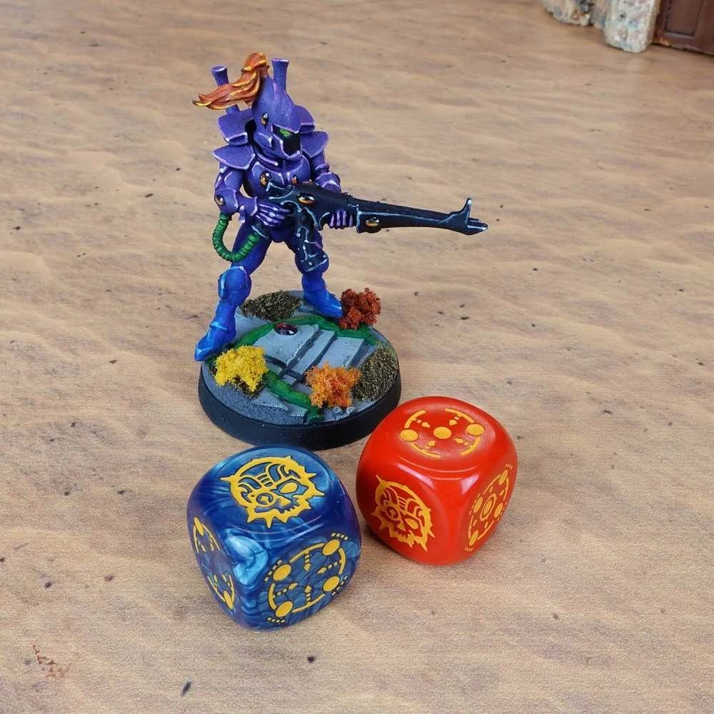 Q Workshop Crosshairs Compact D6 RPG Kauliukų Rinkinys (Kobalto Ir Raudona Sp.)