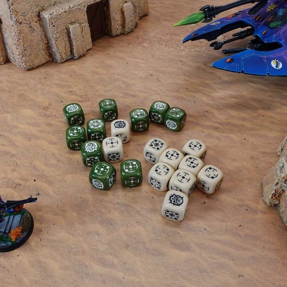 Q Workshop Crosshairs Compact D6 RPG Kauliukų Rinkinys (Smėlio Ir Alyvuogių Sp.)