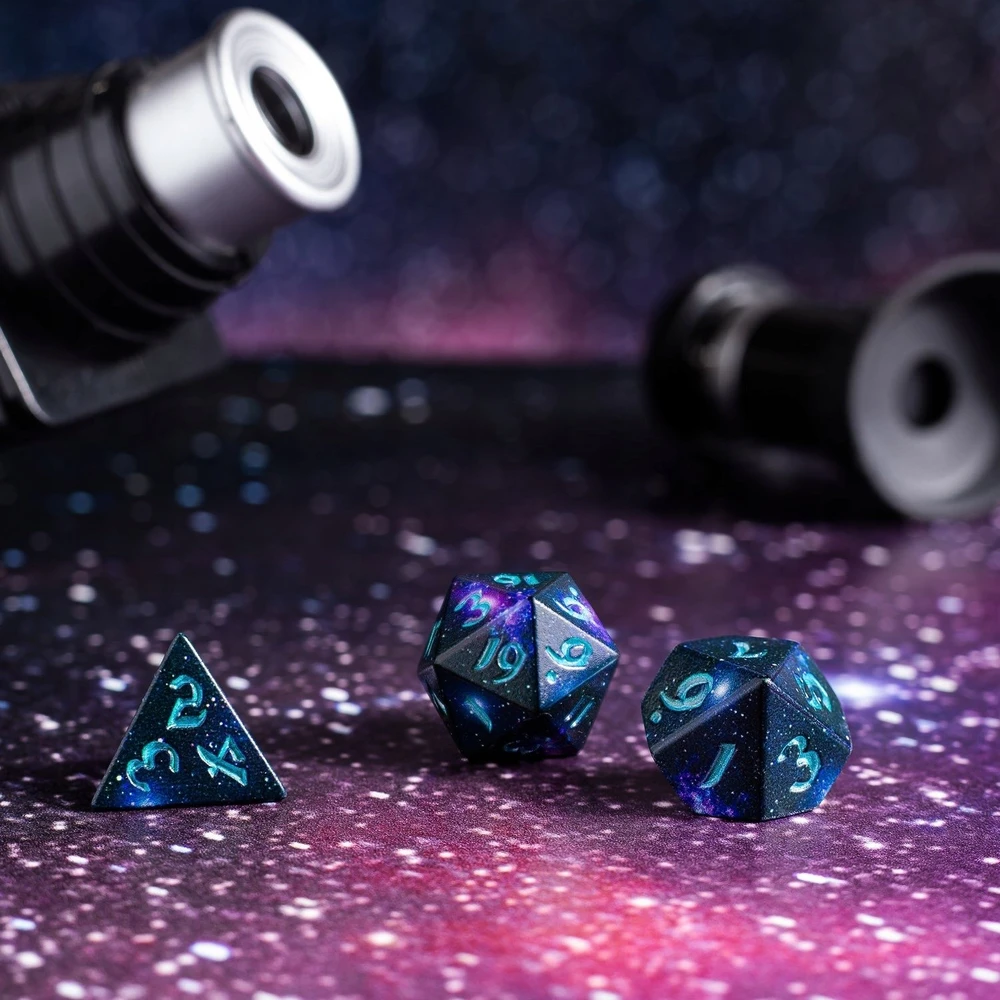 Q-Workshop Stardust Full Art stalo RPG kauliukai, 7 vnt., kosminiai