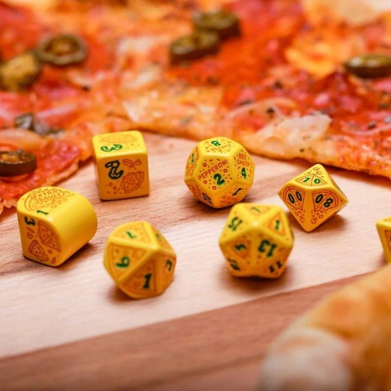 Žaidimų Kauliukų Rinkinys - Q WORKSHOP Pizza Margherita RPG 7 Kauliukai Plastikiniai Geltoni Žali Raudoni