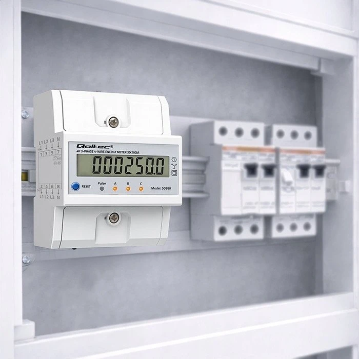 „Qoltec 50980“ trifazis elektroninis skaitiklis su atstatymu | Energijos suvartojimo skaitiklis ant DIN bėgelio | 400 V | 100 A | LCD | LED | 4P