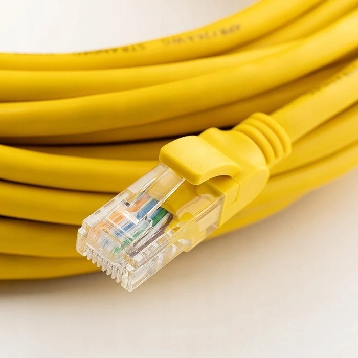 Kištukas jungtis rj45 cat5e utp praėjimas per paauksuoti kontaktai 100 vienetų Qoltec