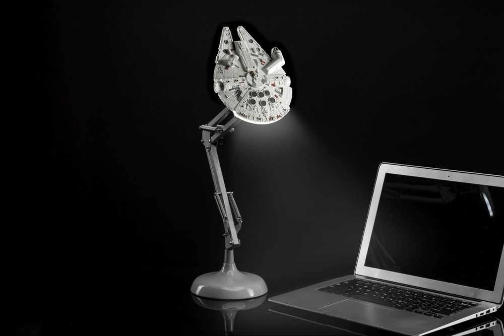 Paladone Žvaigždžių karai – lankstomas stalo šviestuvas „Millennium Falcon“ (PP5056SWV2)