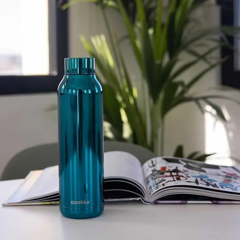 „Quokka Solid“ – nerūdijančio plieno termosas, 630 ml (elegantiškas cirkonio spalvos)