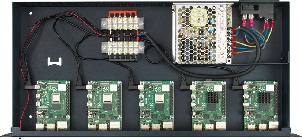 Rackmount IT Rackmount Solutions RM-PI-T1 visas komplektas