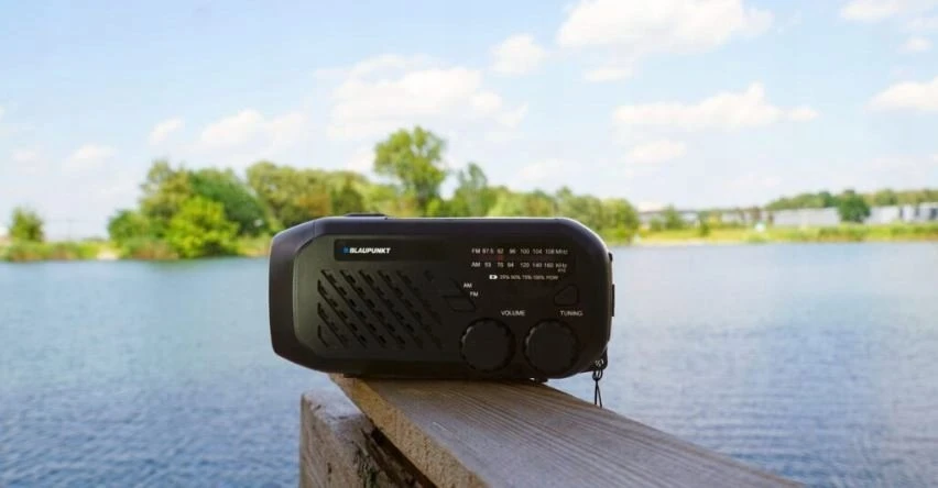 Blaupunkt ER10 nešiojamas radijas su žibintuvėliu