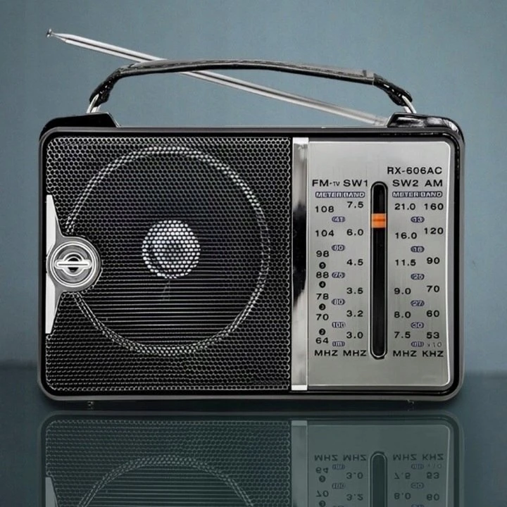 Retoo Radio Virtuvės radijas, maitinamas baterijomis, prijungtas prie tinklo, FM AM USB, nešiojamas, antena 230 V
