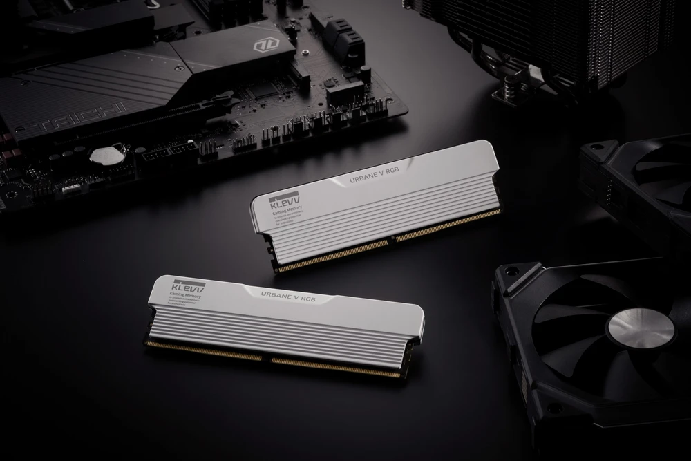 RAM Atmintis Klevv Urbane V RGB moduł pamięci 32 GB 2 x 16 GB DDR5 6000 MT/s 288-pin DIMM (KD5AGUA80-60A300M)