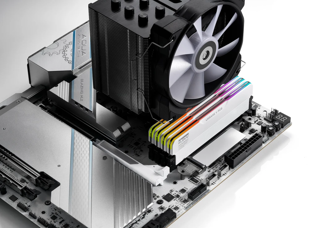 RAM Atmintis Klevv Urbane V RGB moduł pamięci 32 GB 2 x 16 GB DDR5 6000 MT/s 288-pin DIMM (KD5AGUA80-60A300M)