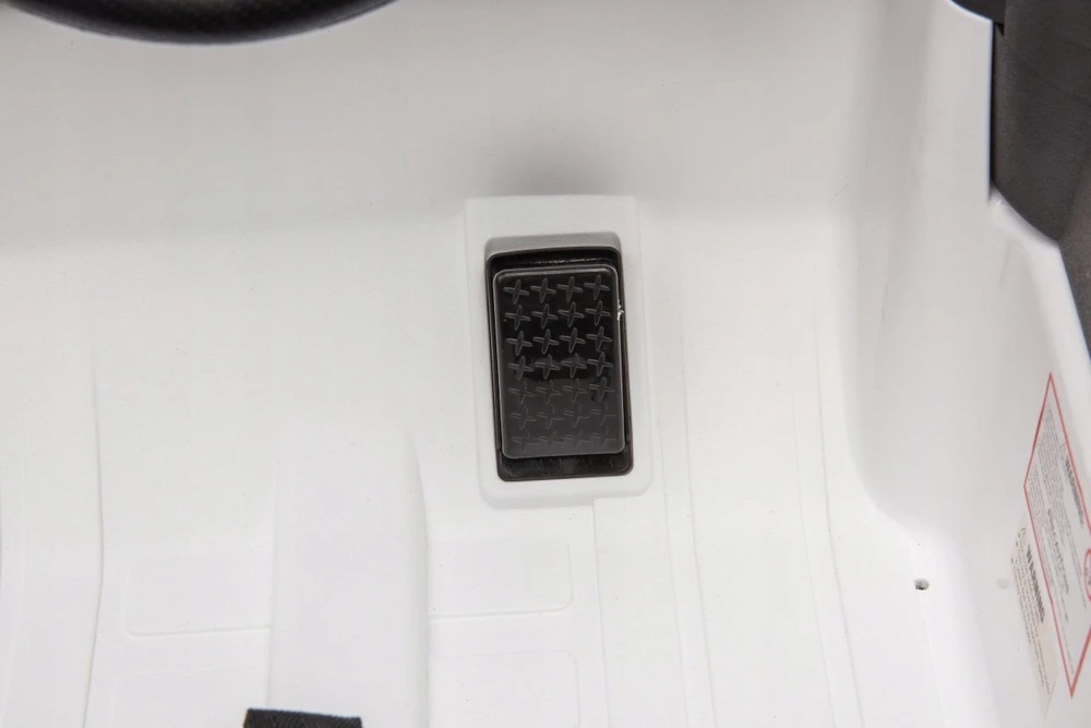 Ramiz Elektromobilis Toyota Land Cruiser PRADO, Baltas
