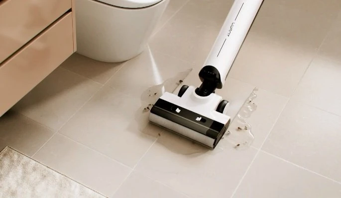 UWANT D100 17000Pa vertikalus dulkių siurblys su šluostymo funkcija ir įkrovimo stotele - baltos spalvos