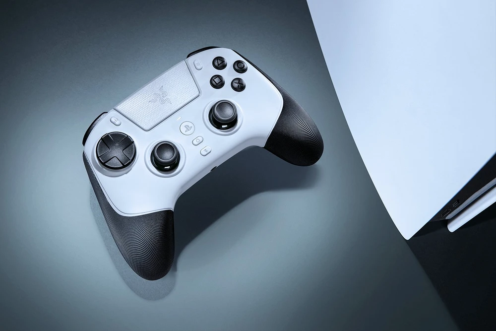 „Razer“ belaidis eSporto valdiklis, skirtas „PlayStation 5“ ir asmeniniam kompiuteriui | „Raiju V3 Pro“ | „Baltas“
