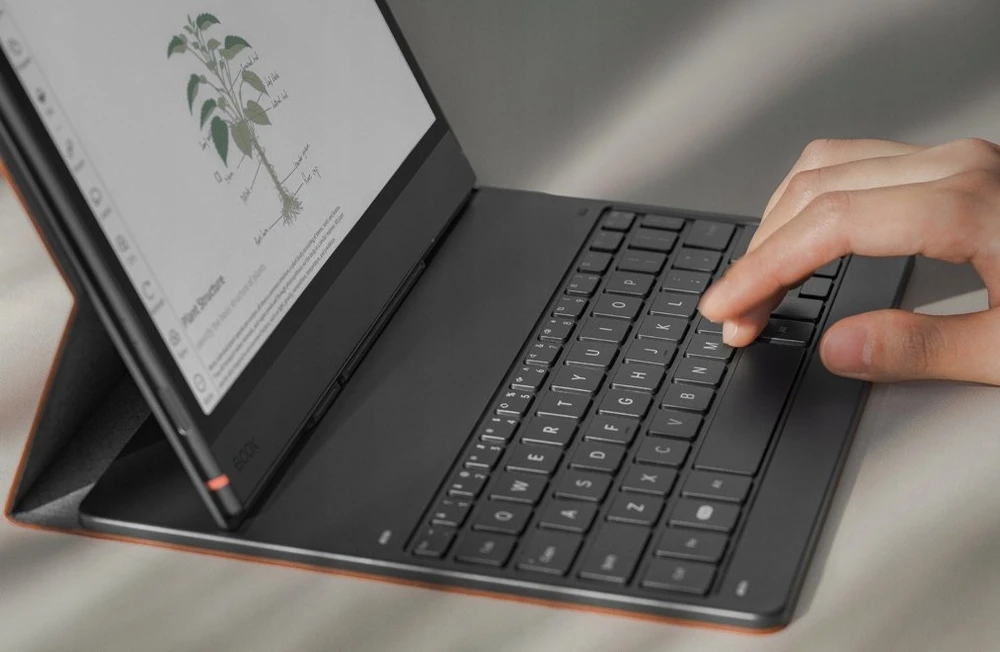 Onyx Boox Note Air 5 C magnetinis dėklas su klaviatūra, rudas