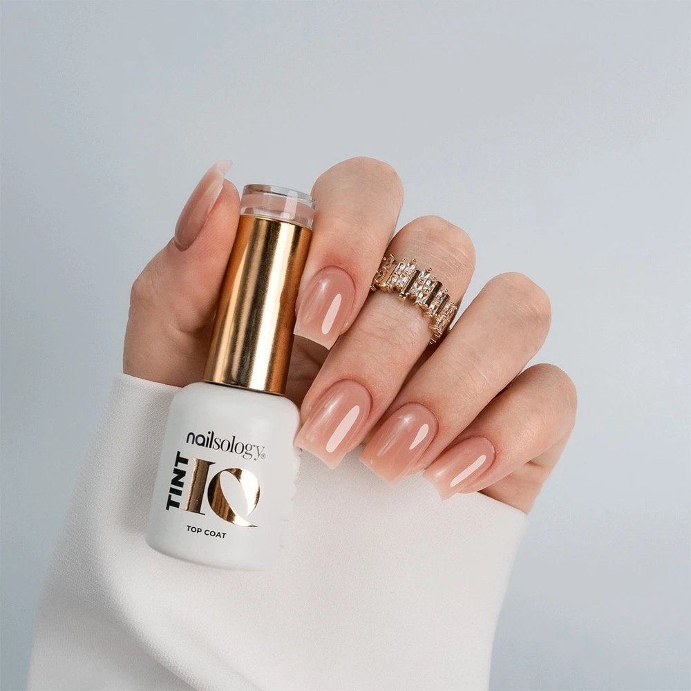 Clavier Nailsology Tint IQ Top Coat top hybrydowy TT04 Bikini Body 8ml