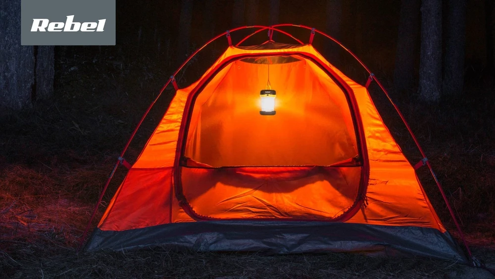 Rebel LED stovyklavimo lempa