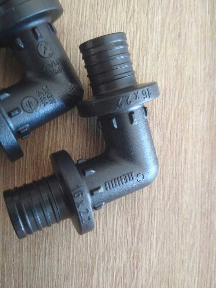 Rehau Kolano PX - 16/90^ RAUTITAN - PPSU