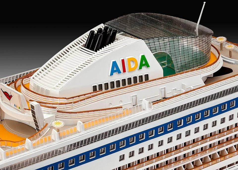 Revell kruizinis laineris Aida (05230)