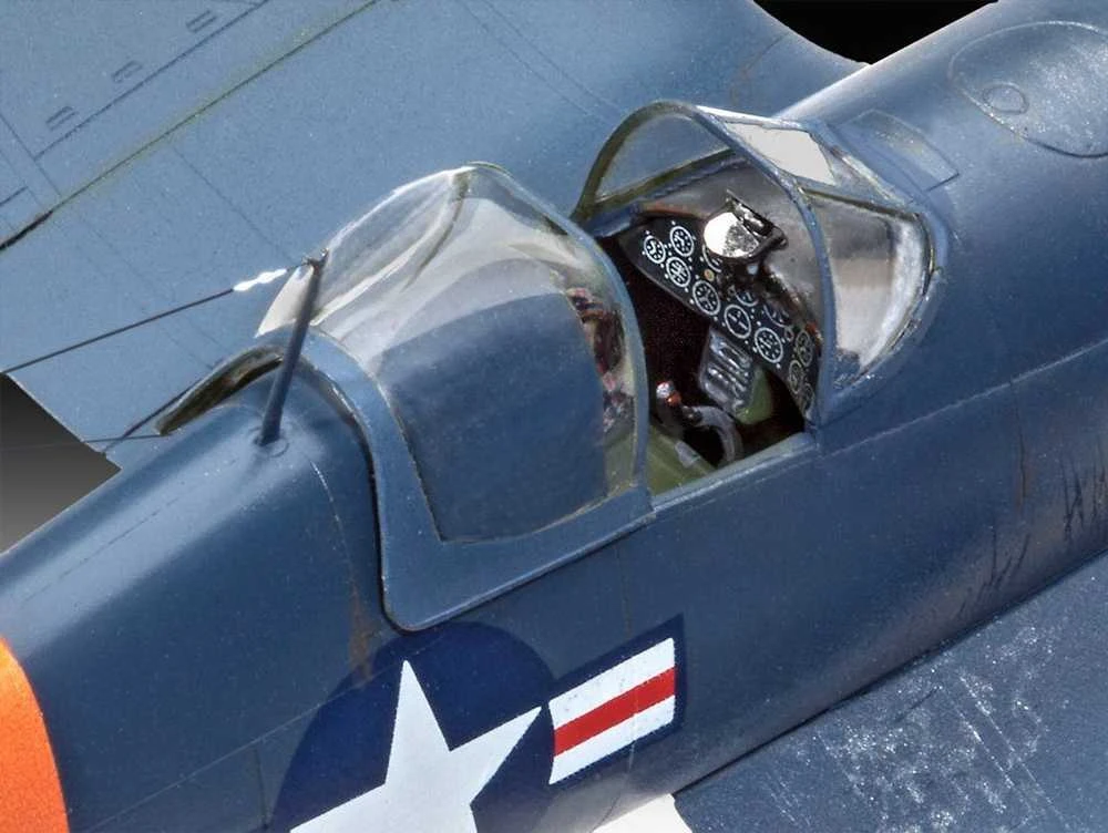 Revell - F4U-4 Corsair dovanų komplektas, 1/72, 63955