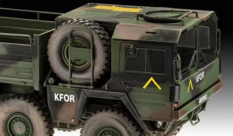 Revell MAN 10 t Milgl 8x8 karinis sunkvežimis 1:35 (03367)
