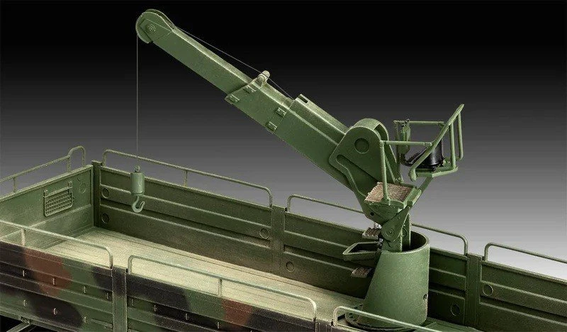 Revell MAN 10 t Milgl 8x8 karinis sunkvežimis 1:35 (03367)