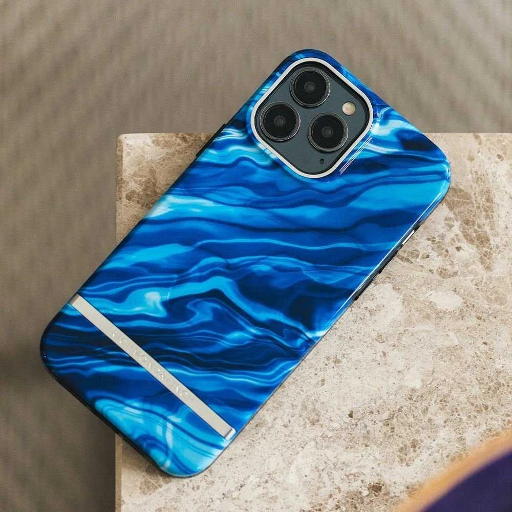 Mėlynas „Richmond & Finch“ iPhone 14 Pro Max dėklas, Mėlyna Waves