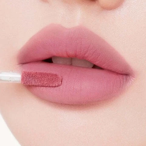 Rimmel Muzigae Mansion „Objet“ skysti ilgai išliekantys matiniai lūpų dažai „005 Stunning“, 6 ml