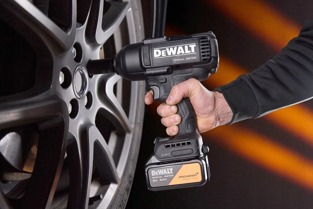 Akumuliatorinis komplektas Combo DCD86M + DCF86M + DCF99M + DCF92M + DCG45M, 3x5Ah, 18V XR, DEWALT [DCK5222MP3T-QW] edycja MCLAREN