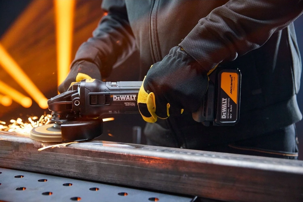 Akumuliatorinis komplektas Combo DCD86M + DCF86M + DCF99M + DCF92M + DCG45M, 3x5Ah, 18V XR, DEWALT [DCK5222MP3T-QW] edycja MCLAREN