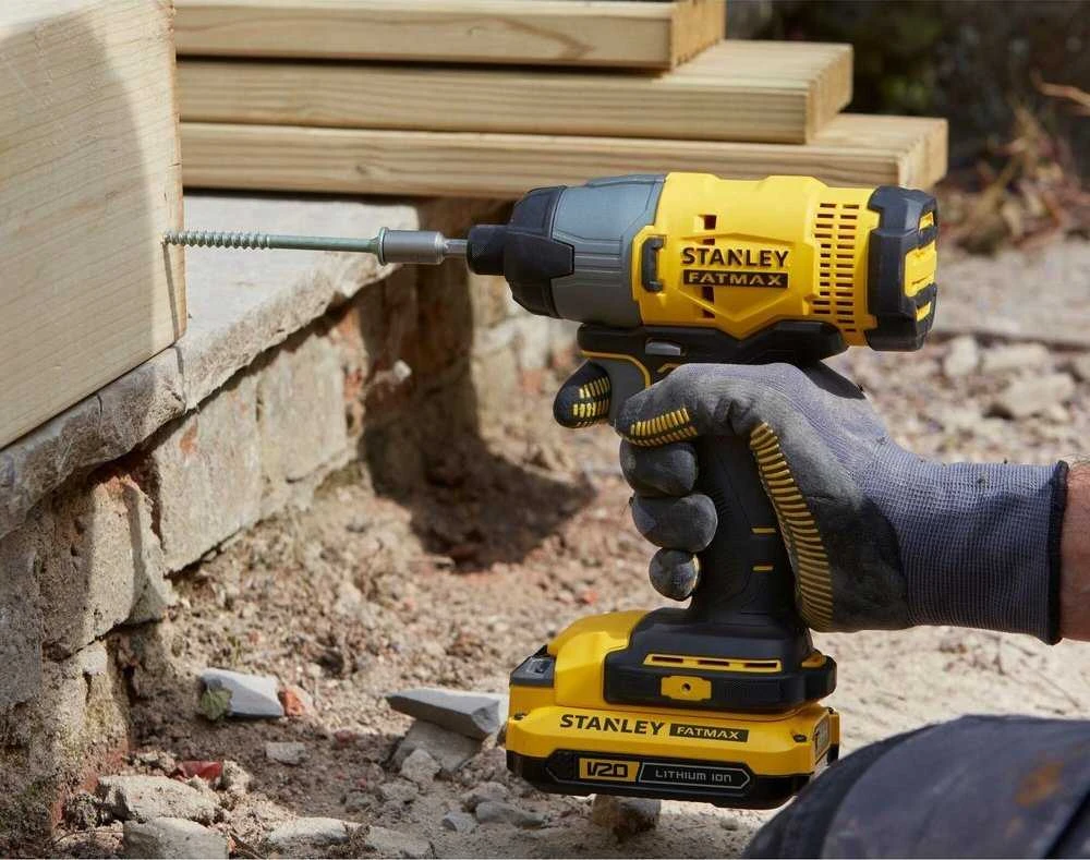 Įrankių rinkinys Stanley SFMCK469M2-QW (SFMCD711 + SFMCF800 + SFMCG400 + SFMCS500); 2x4,0 Ah akum.