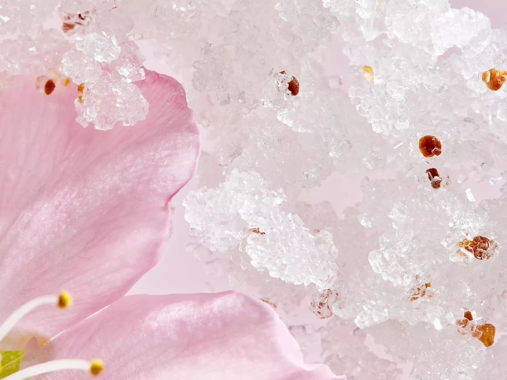 Rituals - he Ritual of Sakura Sugar Body Scrub cukraus kūno šveitiklis, 250 g