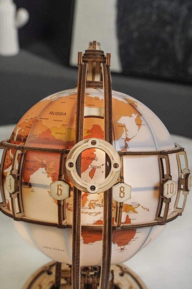 Robotime 3D Medinis konstruktorius Švytintis gaublys