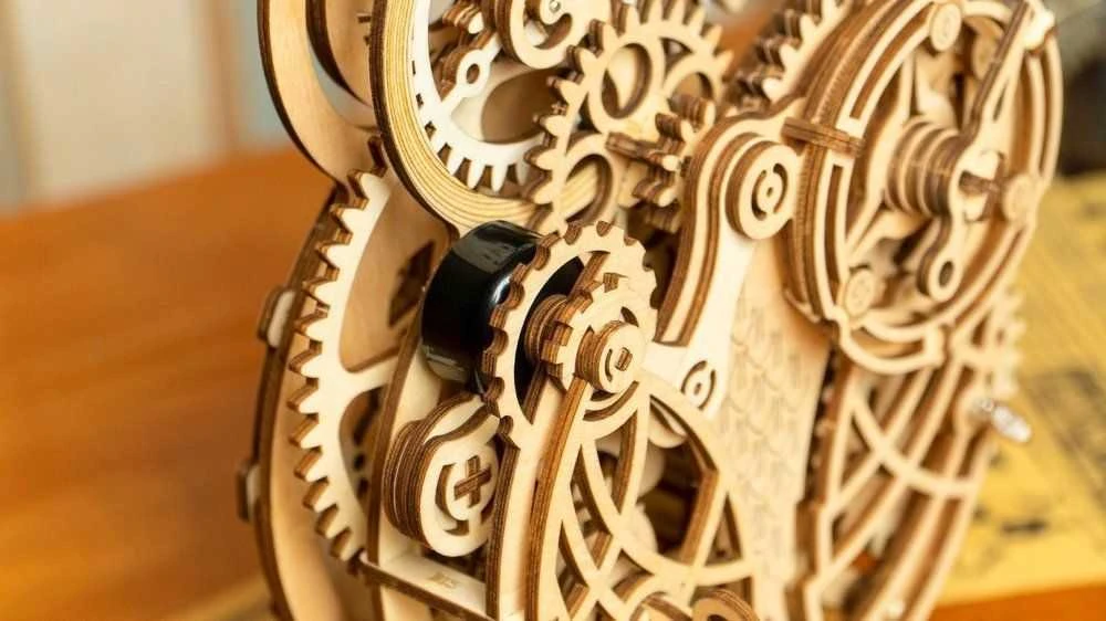 Robotime 3D medinis mechaninis konstruktorius LAIKRODIS PELĖDA