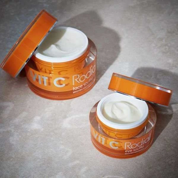 Rodial Vit C Face Souffle drėkinantis, skaistinantis ir atkuriantis veido kremas, 50 ml