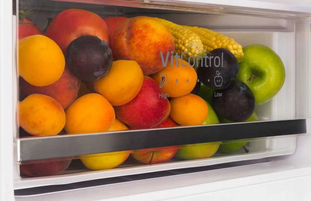 Amica BK3055.6 NFM(E) įmontuojamas šaldytuvas su „Total No Frost“ technologija, baltas, 244 l