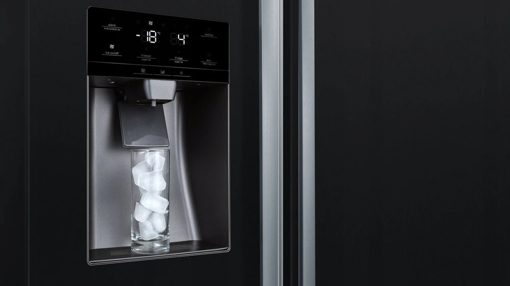 Bosch Serie 6 KAD93ABEP side-by-side šaldytuvas Freestanding 562 L E Juodas