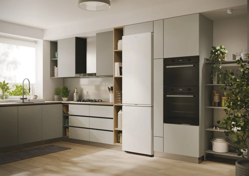 Candy Šaldytuvas | CNCQ2T620EW | Energy efficiency class E | Free standing | Combi | Height 205 cm | No Frost system | Šaldytuvas net capacity 289 L | Šaldiklis net capacity 120 L | Ekranas | 38 dB | Baltas
