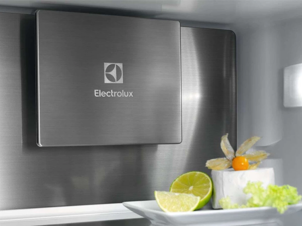 178 cm. įmontuojamas šaldytuvas su šaldikliu Electrolux ENG8MD18S