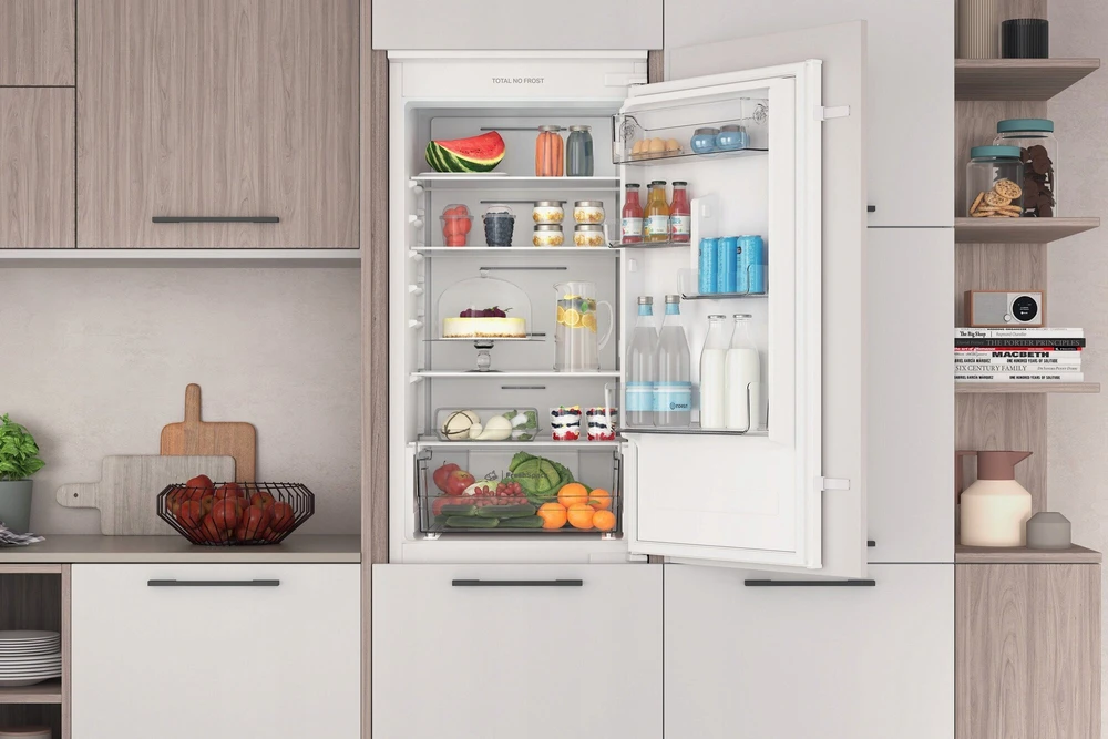 Šaldytuvas Indesit INC18 T112 baltas built-in fridge-šaldiklis