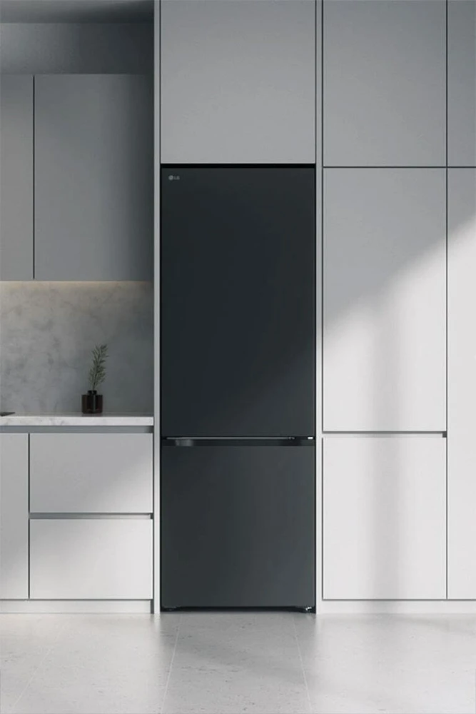 LG Šaldytuvas | GBBS322CEV | Energy efficiency class C | Free standing | Combi | Height 203 cm | Šaldytuvas net capacity 262 L | Šaldiklis net capacity 113 L | Ekranas | 34 dB | Juodas