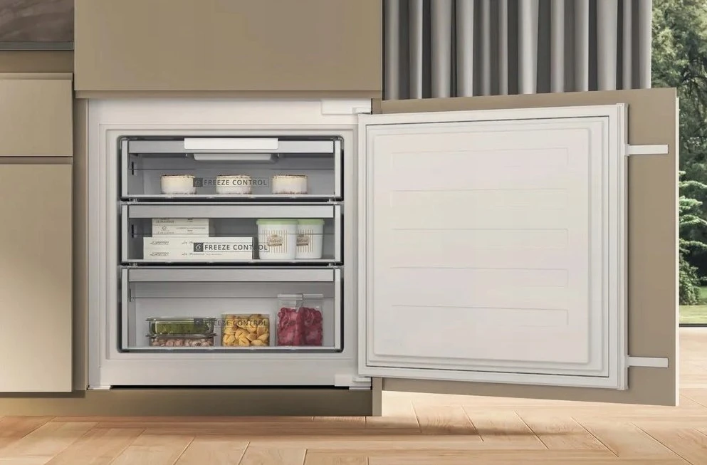 Įmontuojamas šaldytuvas Whirlpool SP40 812 EU 2