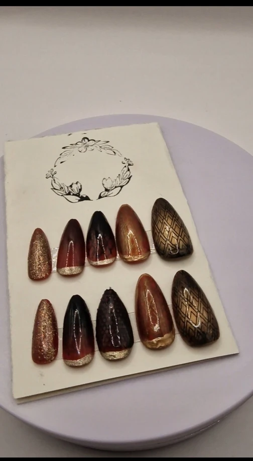 Sally Hansen Salon Effects dirbtiniai nagai 051 Cinna-Snap 30 vnt.