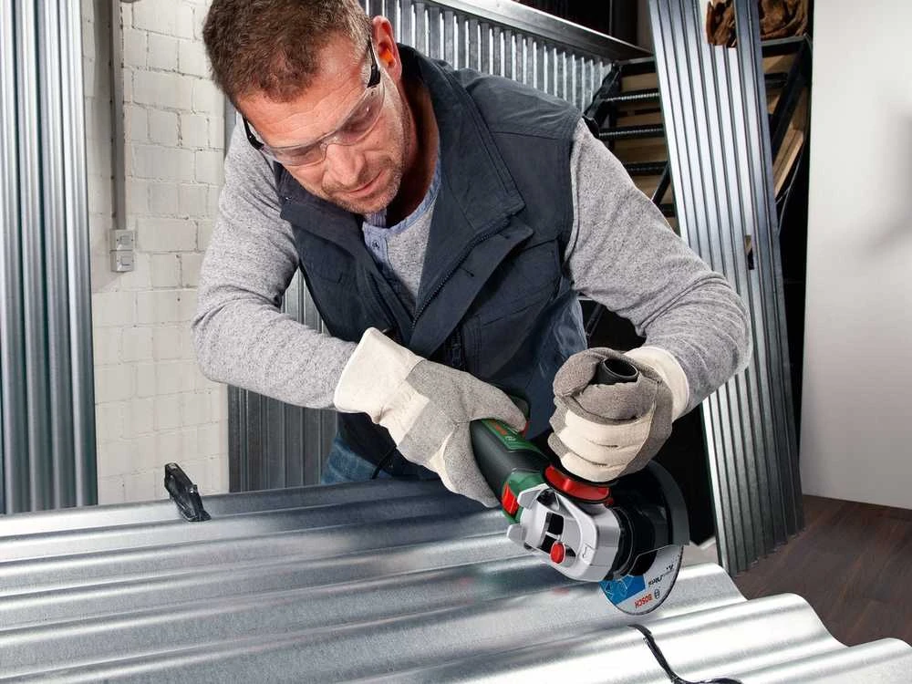 Bosch Akumuliatorinis kampinis šlifuoklis AdvancedGrind 18V-80 125mm be akumuliatoriaus ir kroviklio